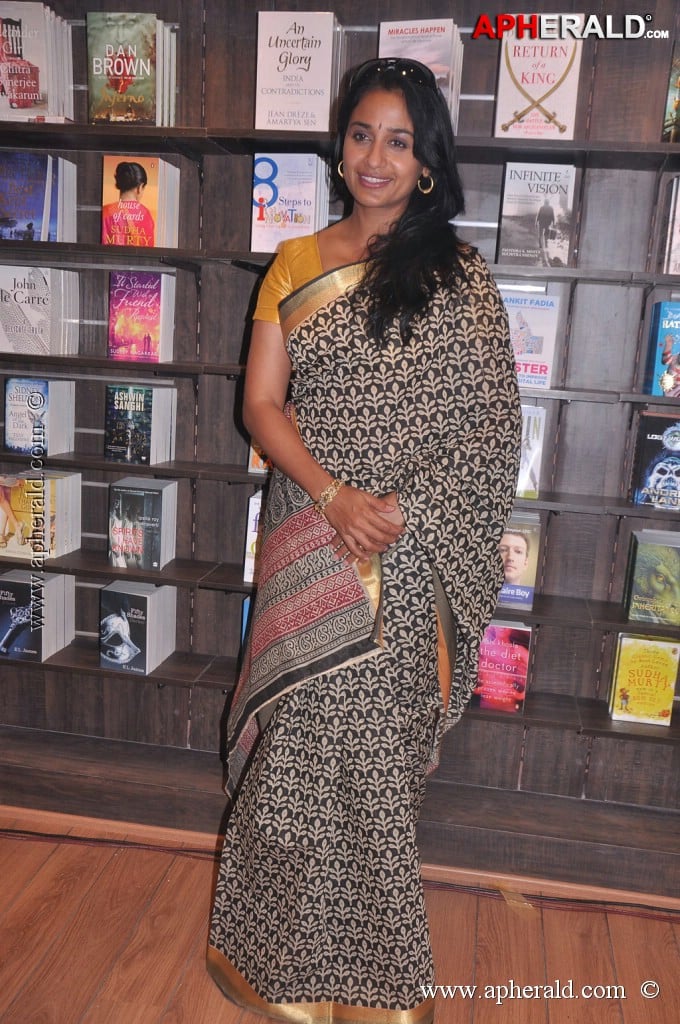 Anu Hasan Launches Starmark Store