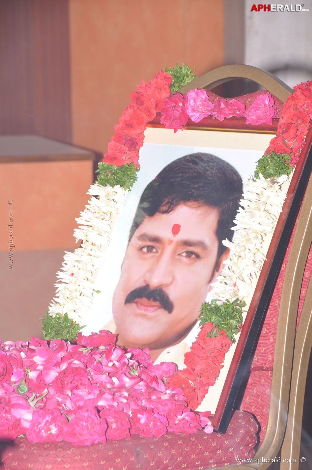 Artists association Condolences to Srihari
