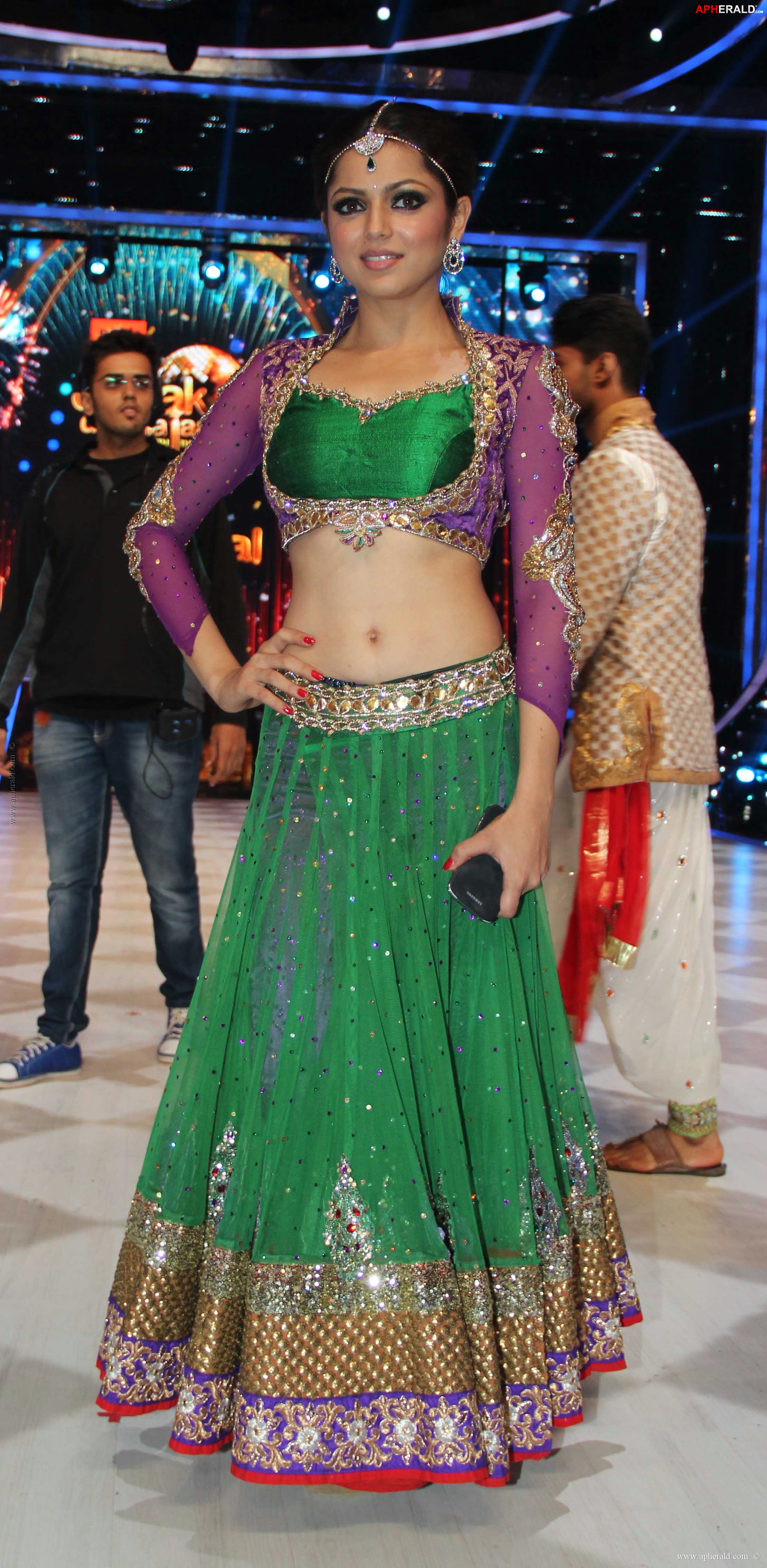 Besharam Promotion at Jhalak Dikhlaa JA