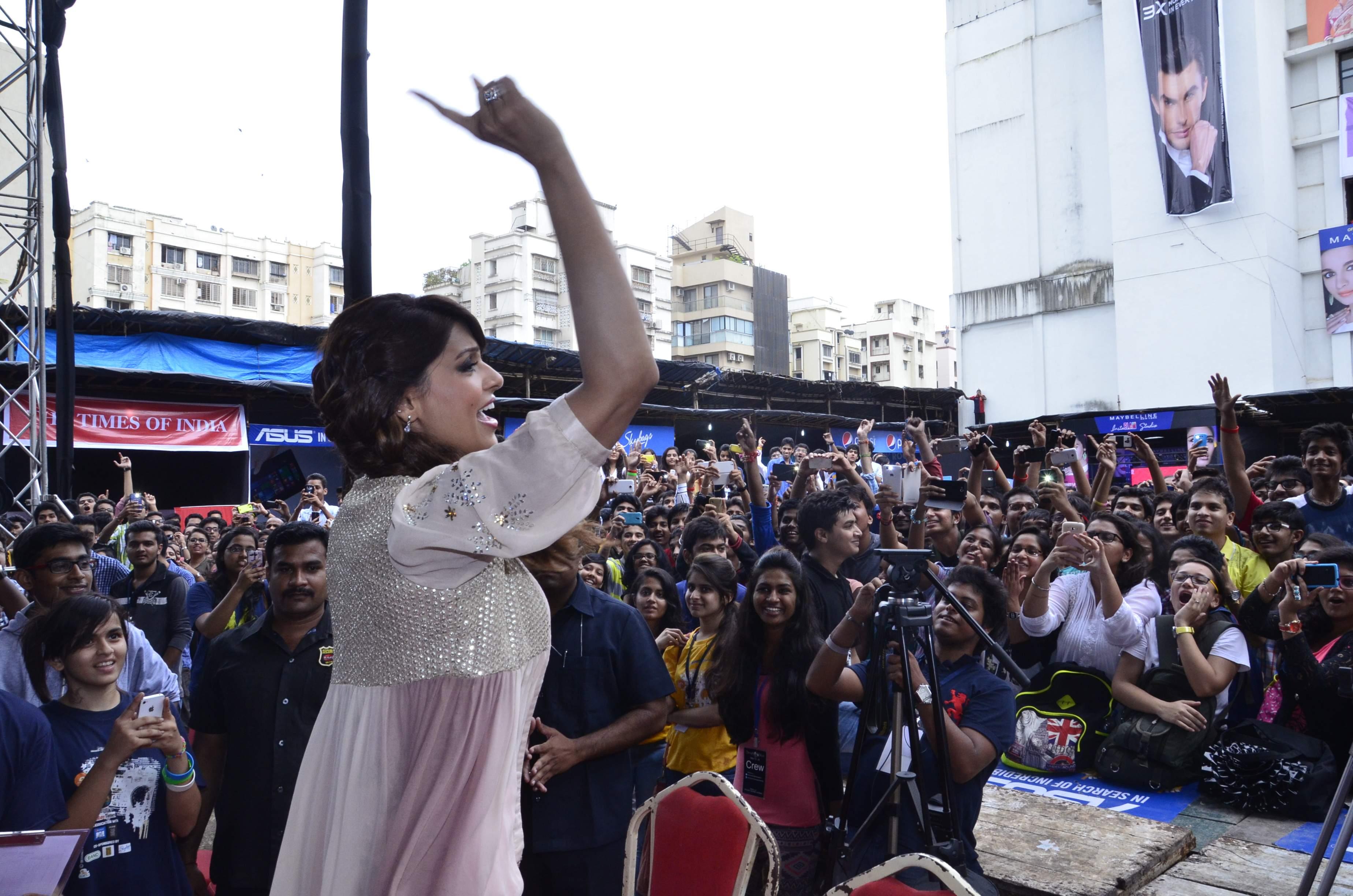 Bipasha Basu Promotes Creature 3D at Mithibai College Fest