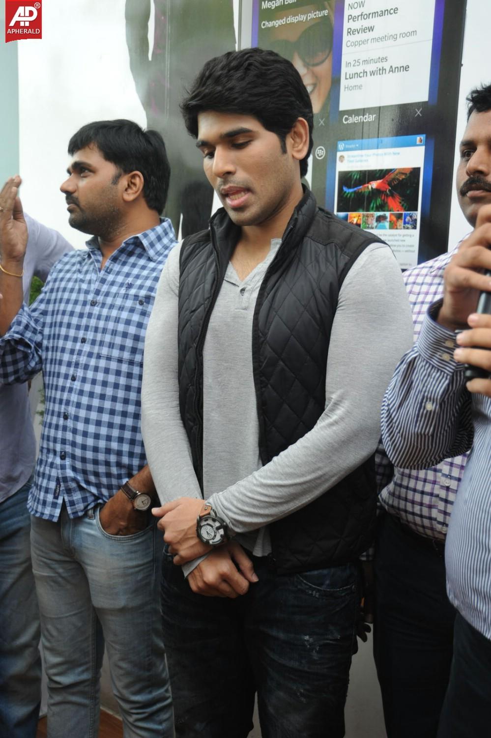 Black Berry Z10 Launch By Allu Sirish