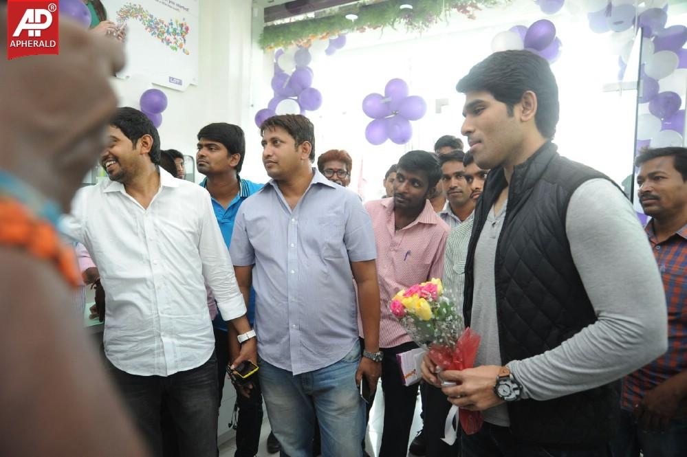 Black Berry Z10 Launch By Allu Sirish