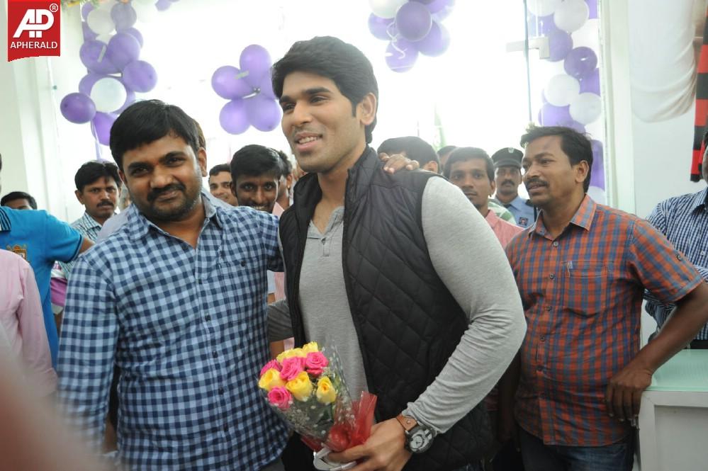 Black Berry Z10 Launch By Allu Sirish