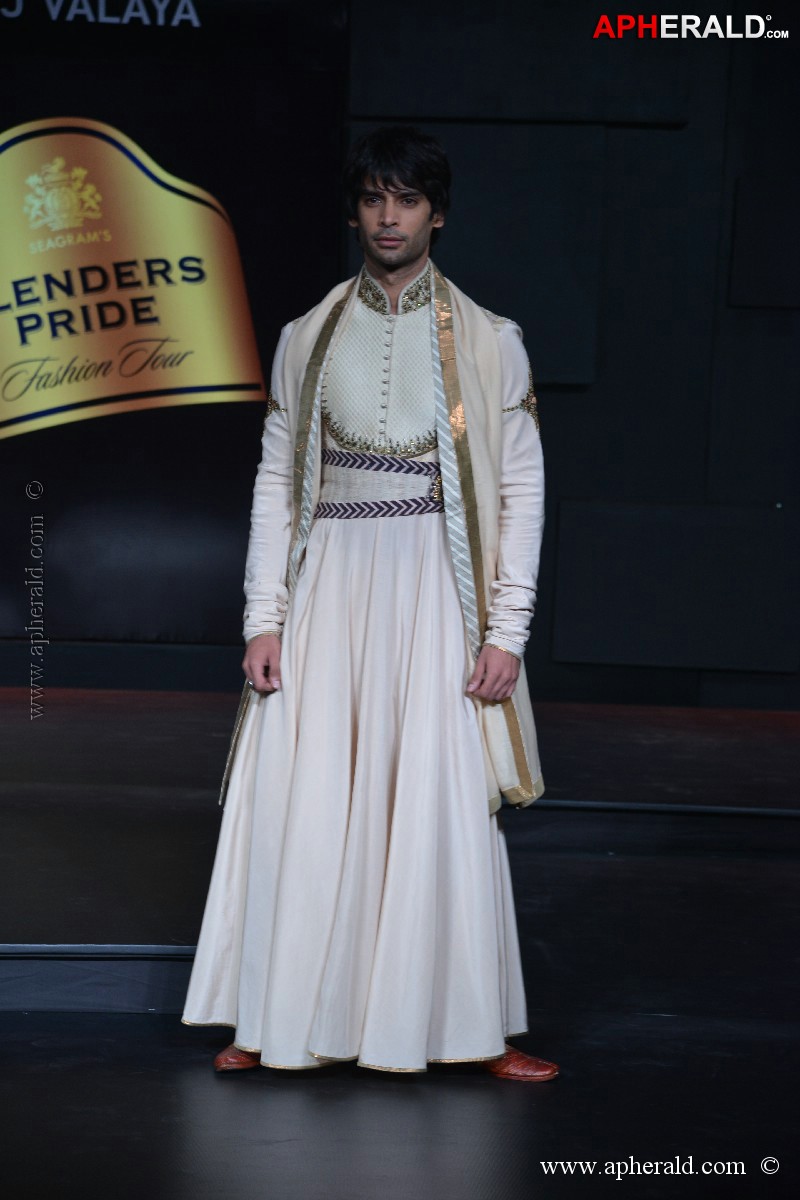 Blenders Pride Fashion Tour 2013