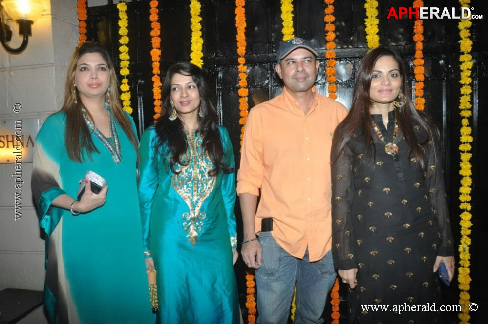 Bolly at Ekta Kapoor Diwali Celebs