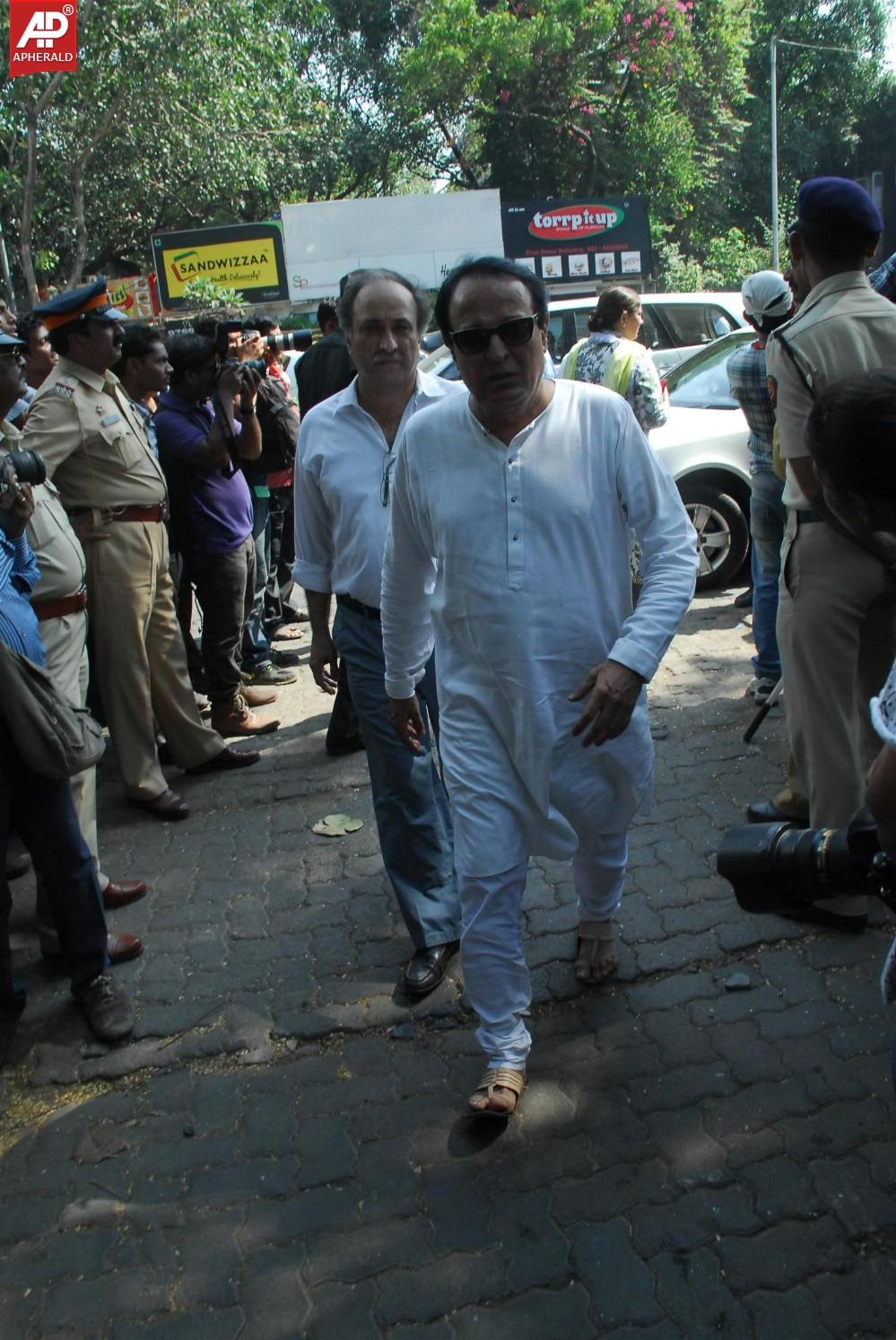 Bolly Celebs at Ravi Chopra Funeral