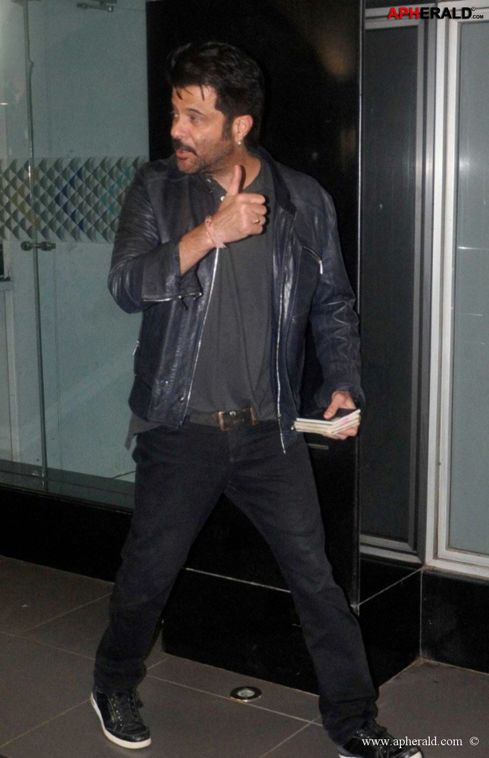 Bolly Celebs Snapped at Airport