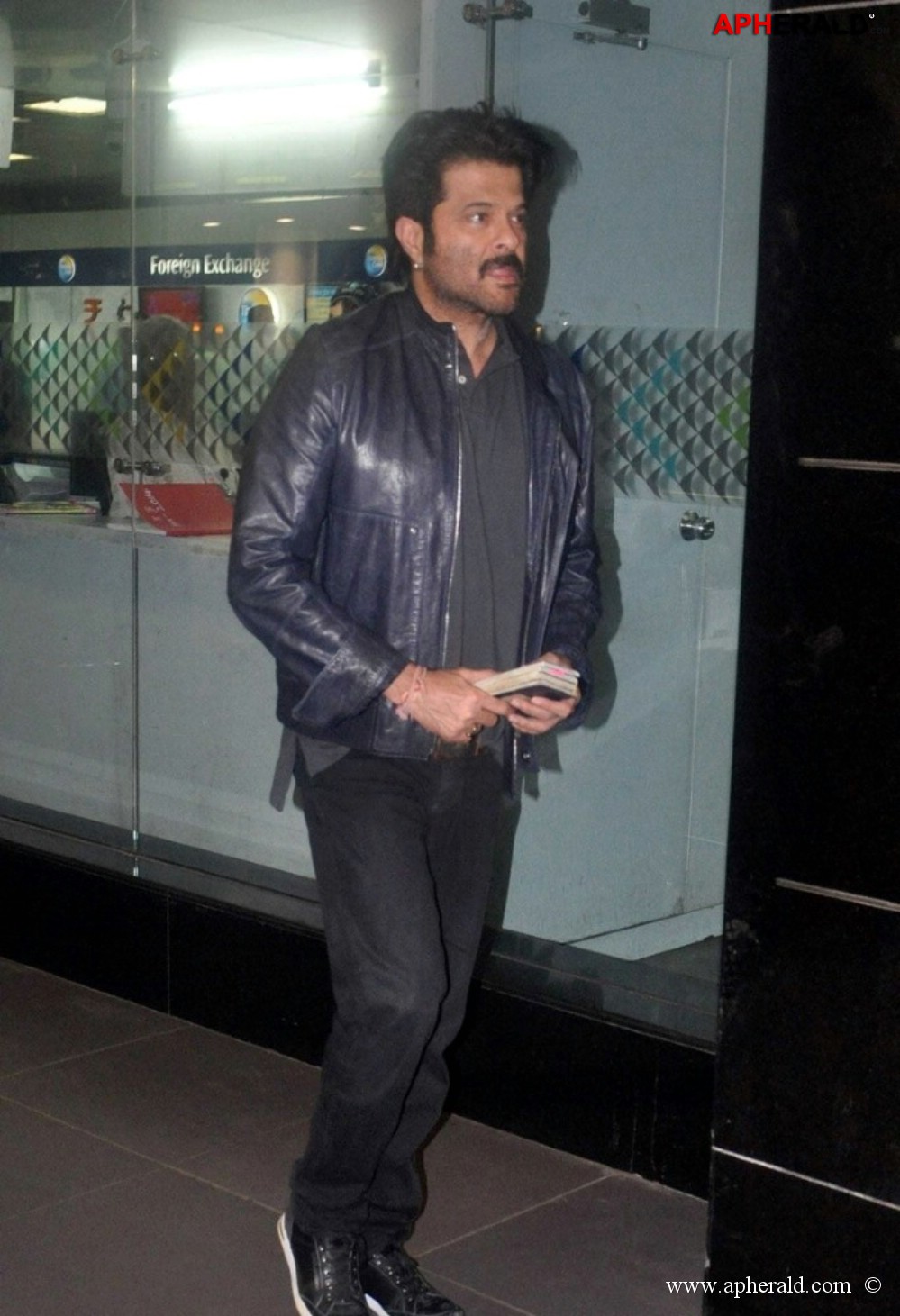 Bolly Celebs Snapped at Airport