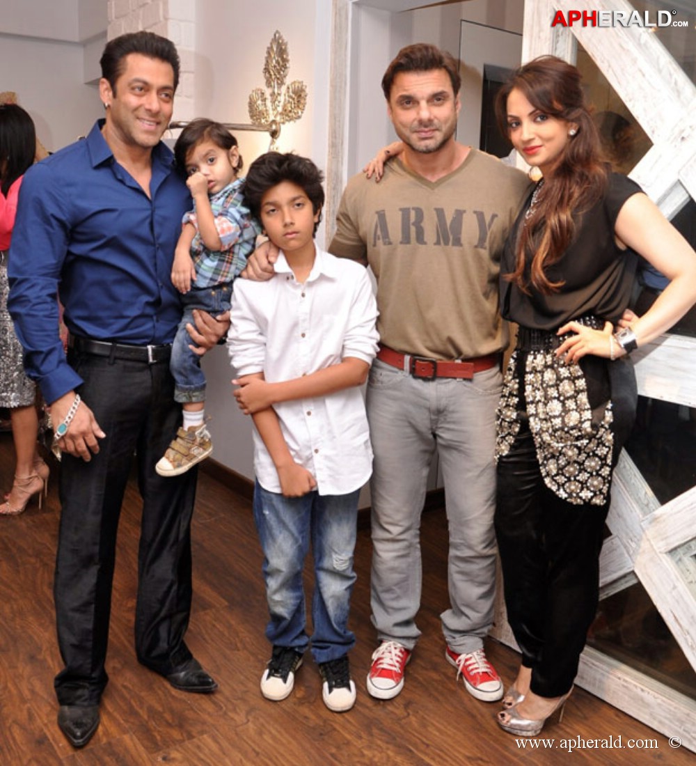 Bollywood Celebs at Bandra 190 store launch
