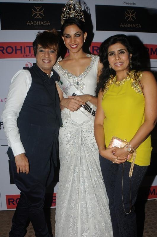 Bollywood Celebs At Club Wear Fashion Show