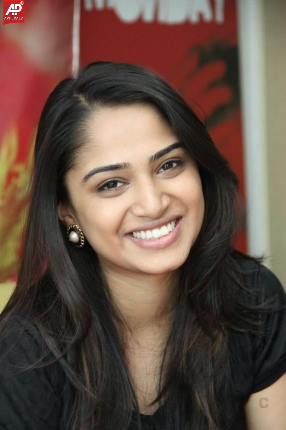 Boy Meets Girl Tholiprema Katha Team at Radio Mirchi