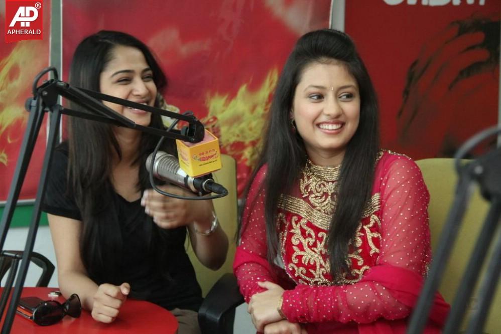 Boy Meets Girl Tholiprema Katha Team at Radio Mirchi