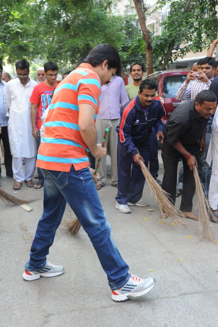 Boyapati Srinu participated in Swachh Bharat