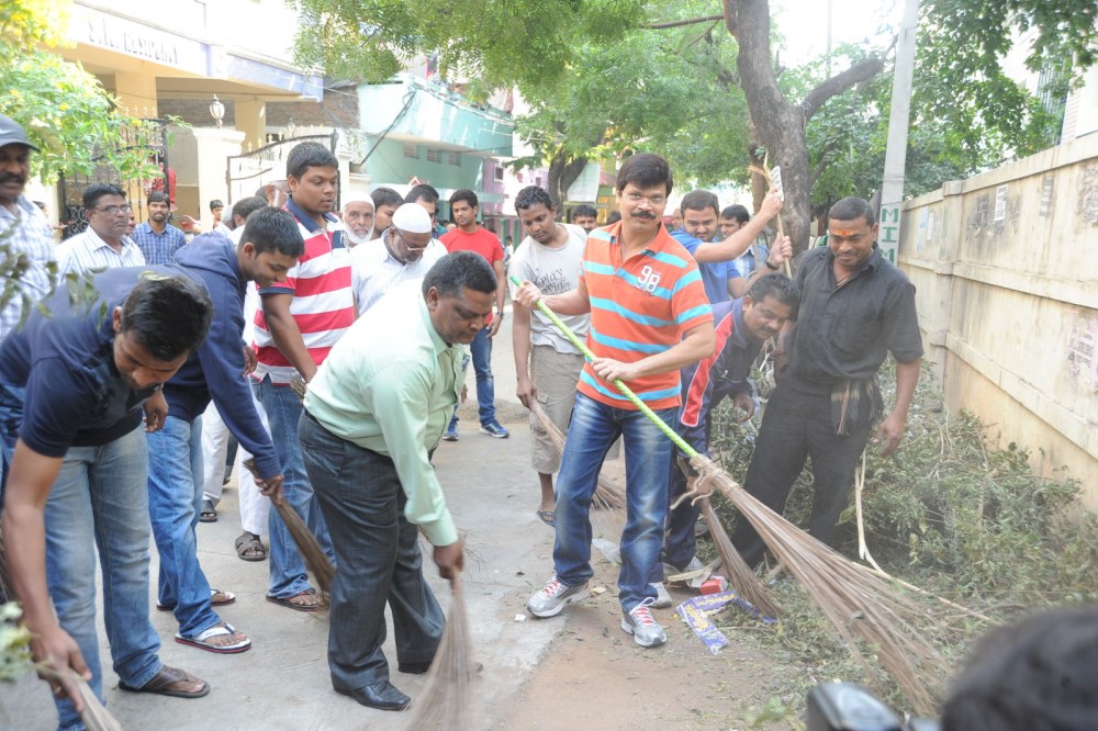 Boyapati Srinu participated in Swachh Bharat