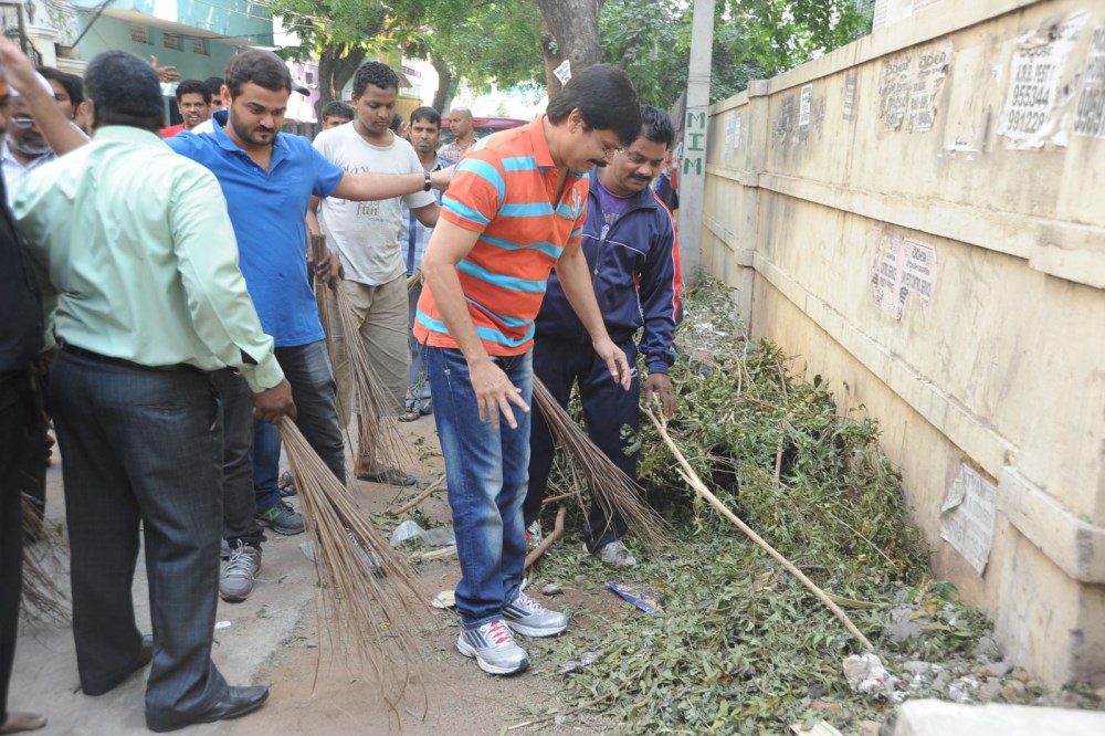 Boyapati Srinu participated in Swachh Bharat