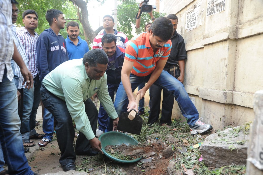 Boyapati Srinu participated in Swachh Bharat