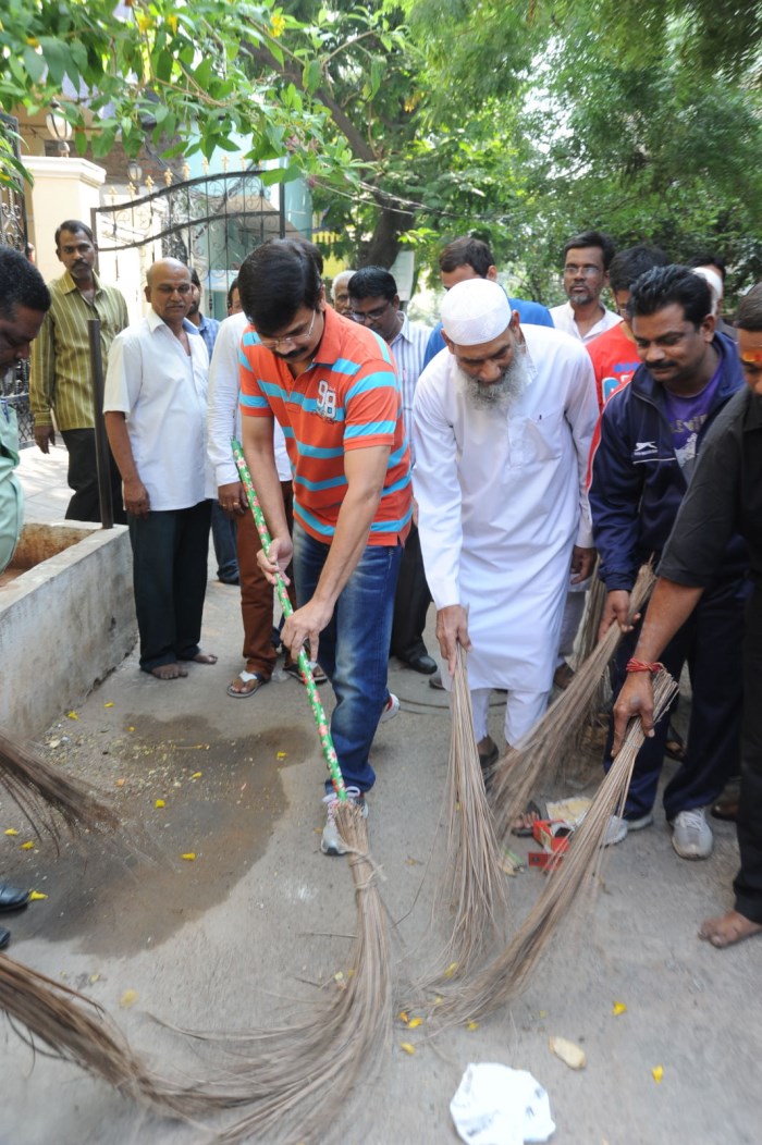 Boyapati Srinu participated in Swachh Bharat