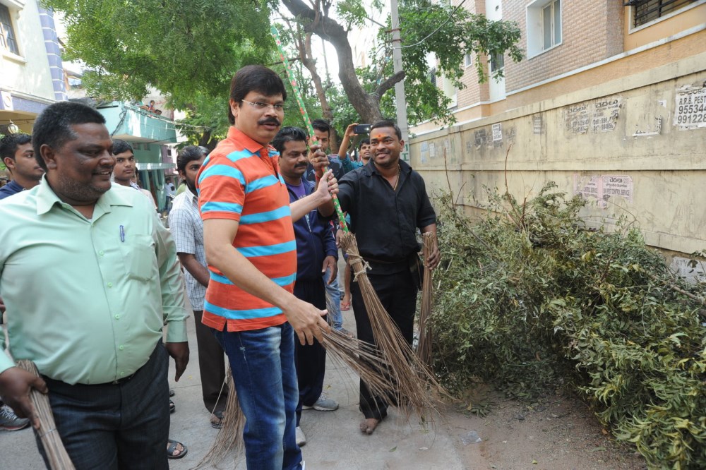Boyapati Srinu participated in Swachh Bharat