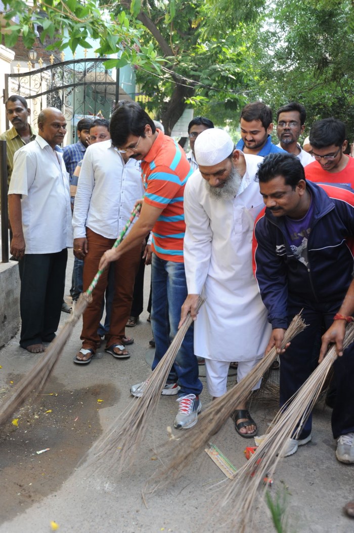 Boyapati Srinu participated in Swachh Bharat