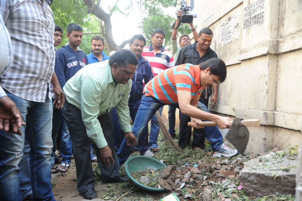 Boyapati Srinu participated in Swachh Bharat