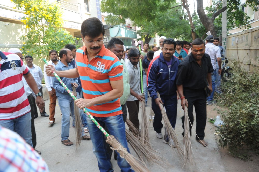 Boyapati Srinu participated in Swachh Bharat