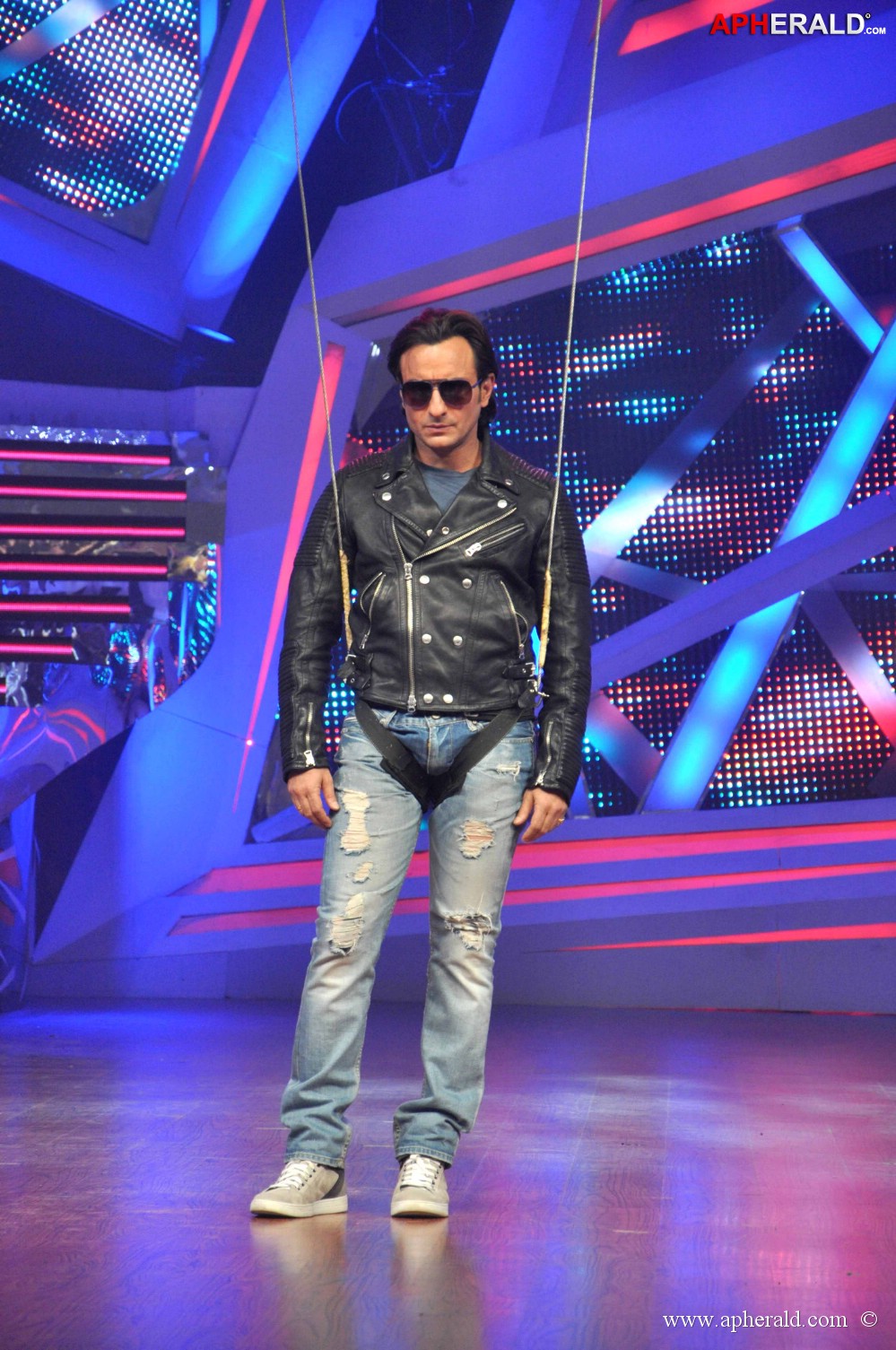 Bullett Raja Movie Promotions at Nach Baliye 6