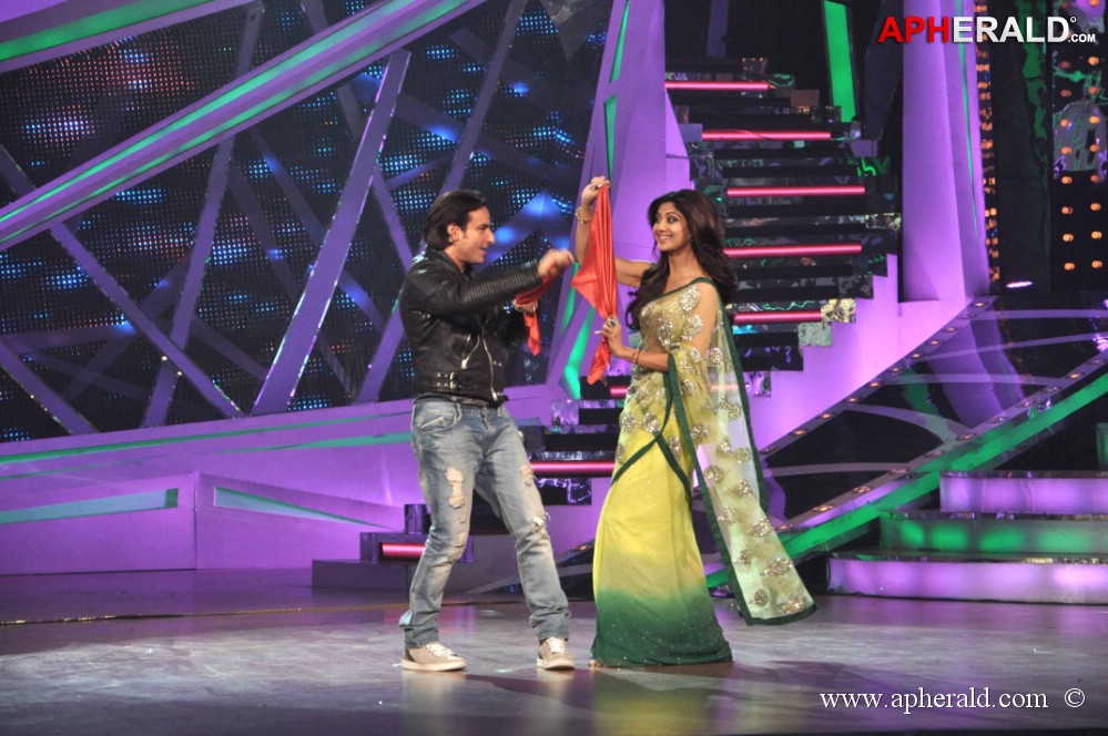 Bullett Raja Movie Promotions at Nach Baliye 6