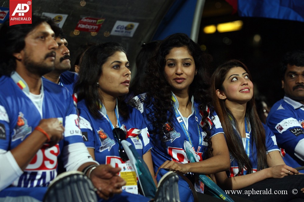 CCL 4 Karnataka Bulldozers Vs Bengal Tigers Photos