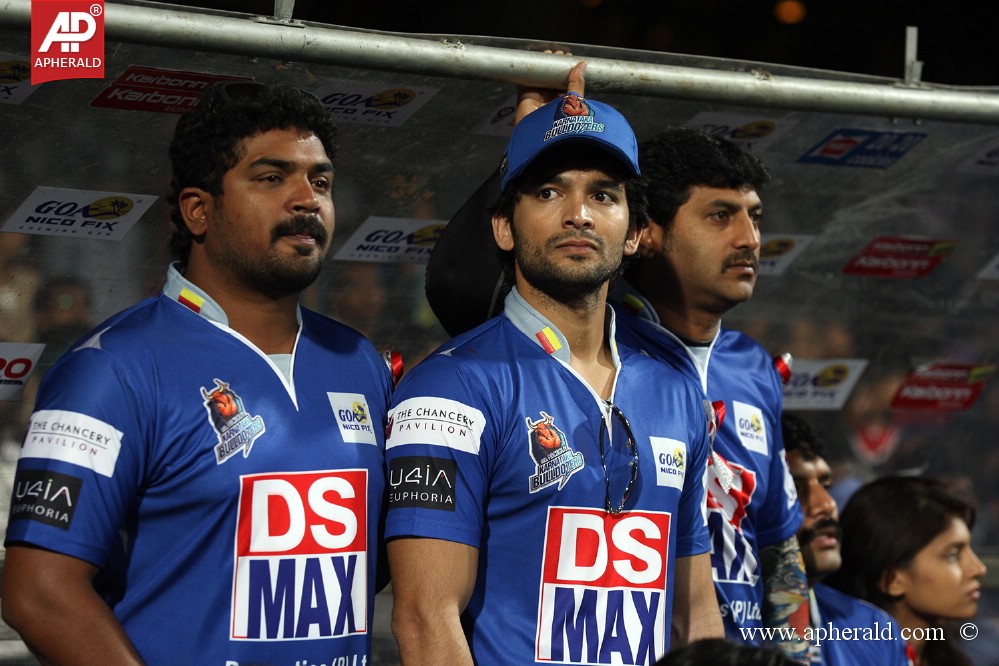 CCL 4 Karnataka Bulldozers Vs Bengal Tigers Photos