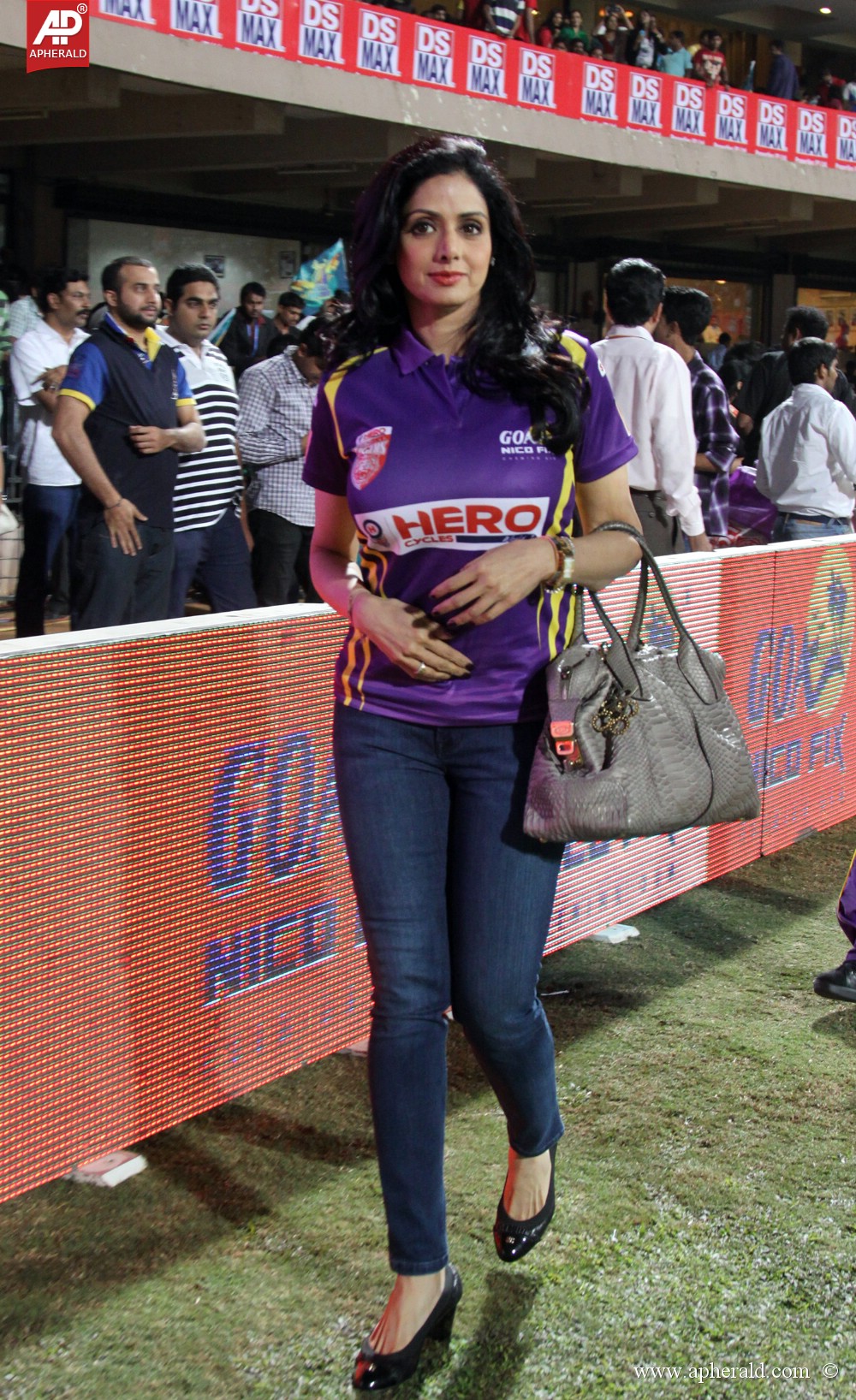 CCL 4 Karnataka Bulldozers Vs Bengal Tigers Photos