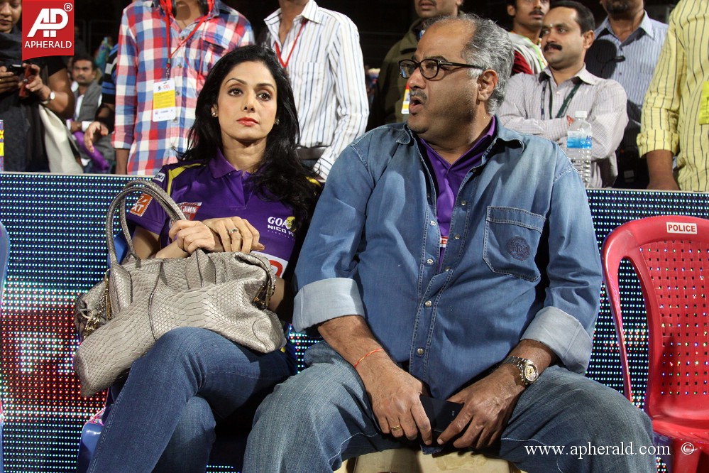 CCL 4 Karnataka Bulldozers Vs Bengal Tigers Photos