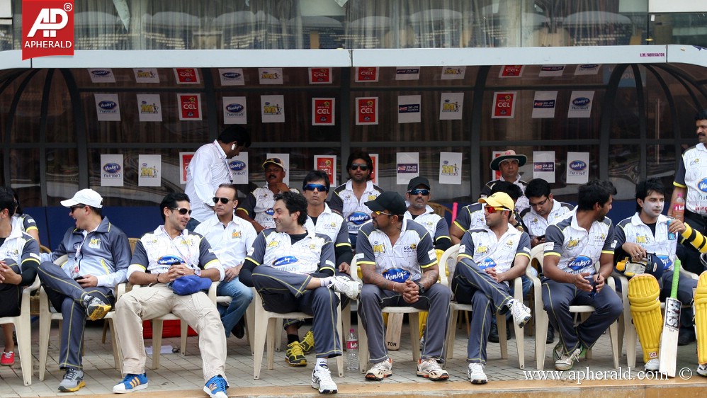 CCL 4 Mumbai Heroes Vs Chennai Rhinos Photos 1