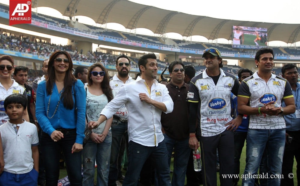 CCL 4 Mumbai Heroes Vs Chennai Rhinos Photos 1