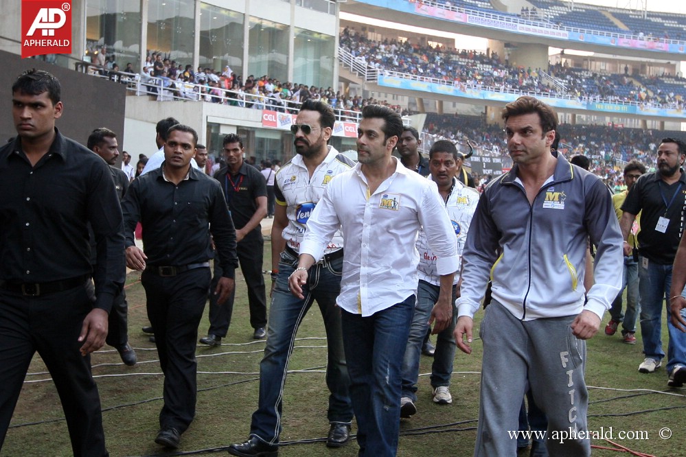 CCL 4 Mumbai Heroes Vs Chennai Rhinos Photos 1