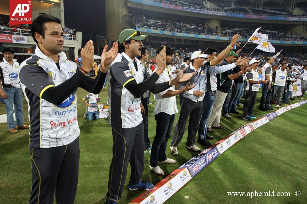 CCL 4 Mumbai Heroes Vs Chennai Rhinos Photos 1