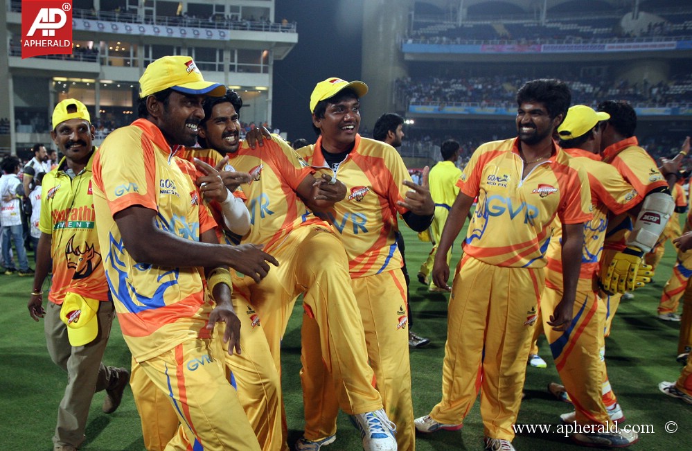 CCL 4 Mumbai Heroes Vs Chennai Rhinos Photos 1