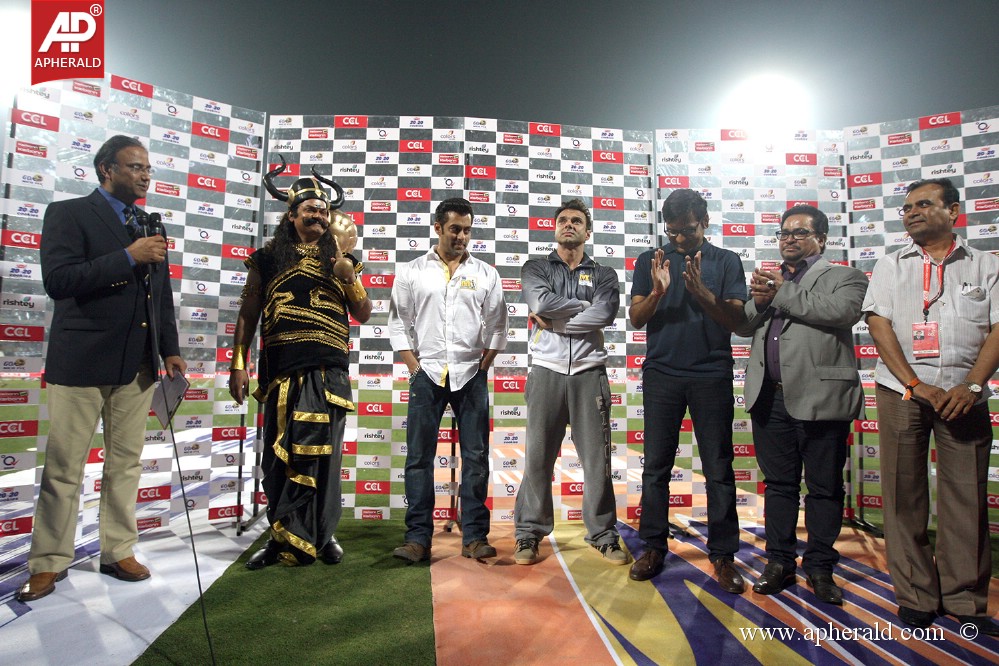 CCL 4 Mumbai Heroes Vs Chennai Rhinos Photos 1