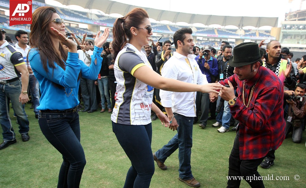 CCL 4 Mumbai Heroes Vs Chennai Rhinos Photos 1