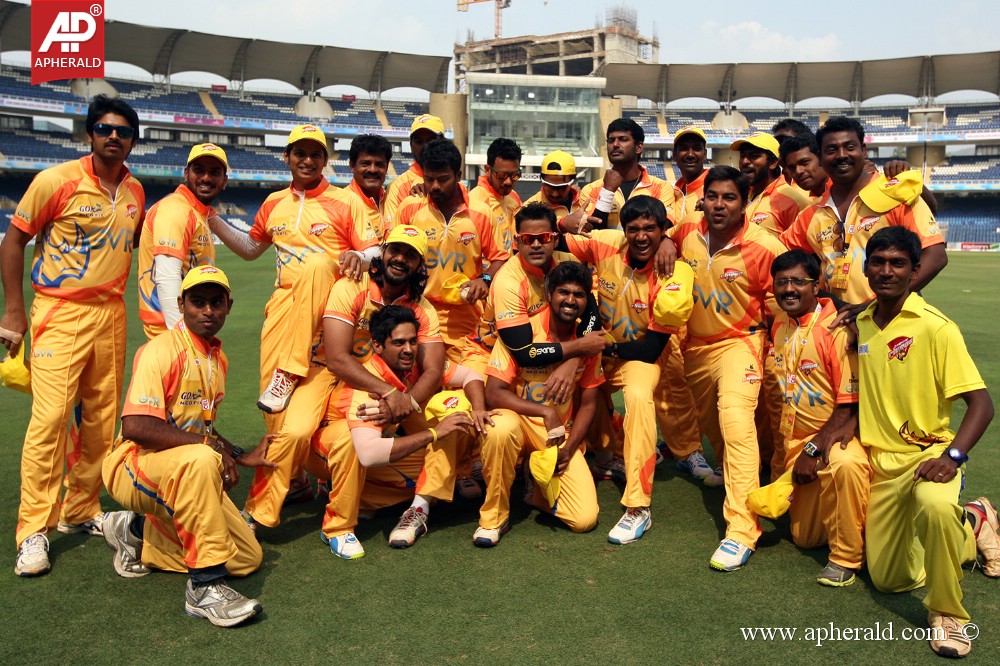 CCL 4 Mumbai Heroes Vs Chennai Rhinos Photos 1