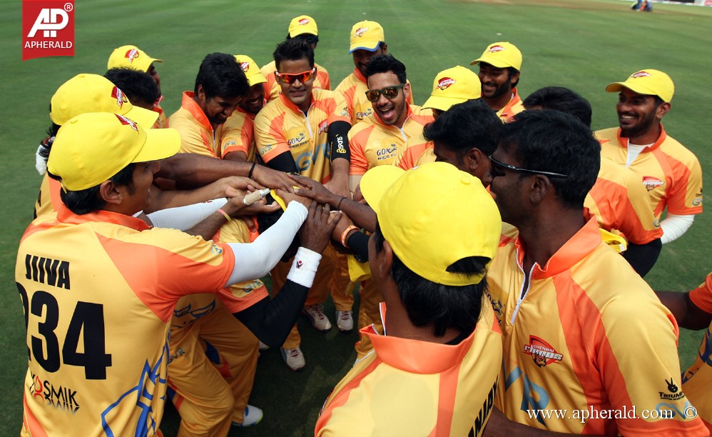 CCL 4 Mumbai Heroes Vs Chennai Rhinos Photos 1