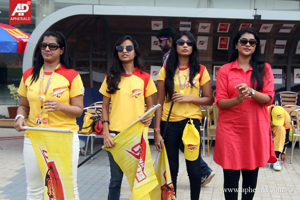 CCL 4 Mumbai Heroes Vs Chennai Rhinos Photos 1