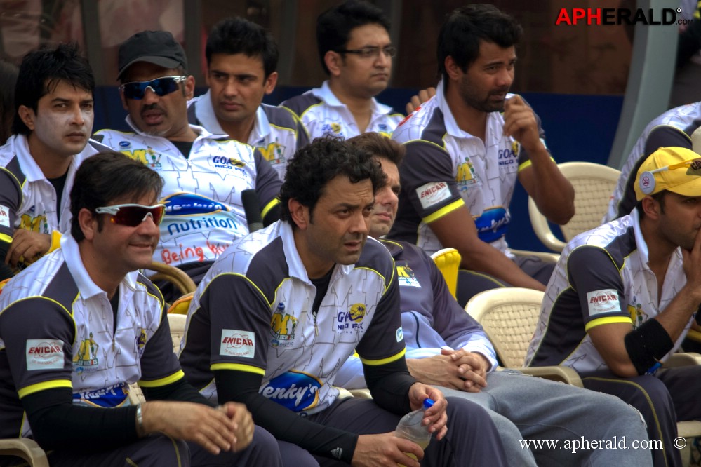 CCL 4 Mumbai Heroes Vs Chennai Rhinos Photos