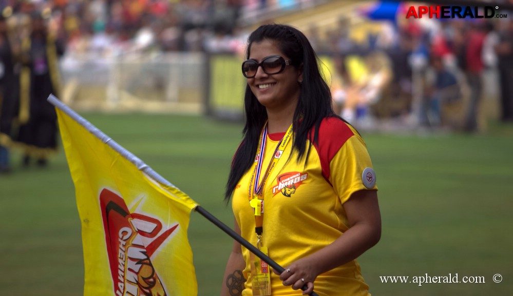 CCL 4 Mumbai Heroes Vs Chennai Rhinos Photos