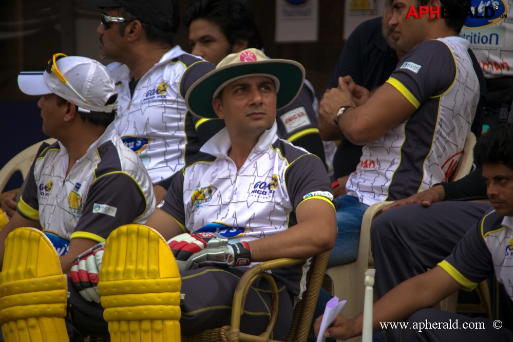 CCL 4 Mumbai Heroes Vs Chennai Rhinos Photos