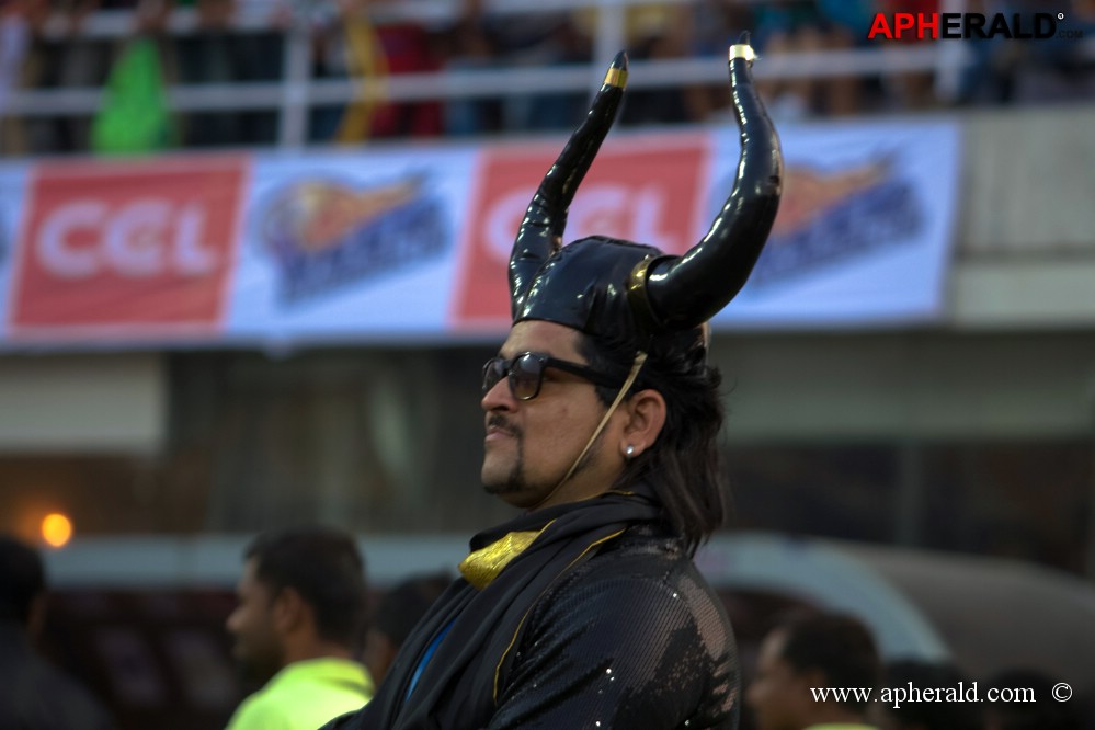 CCL 4 Mumbai Heroes Vs Chennai Rhinos Photos