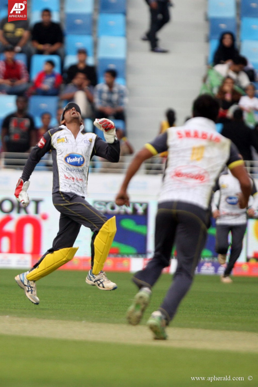 CCL4 Mumbai Heroes Vs Telugu Warriors Stills