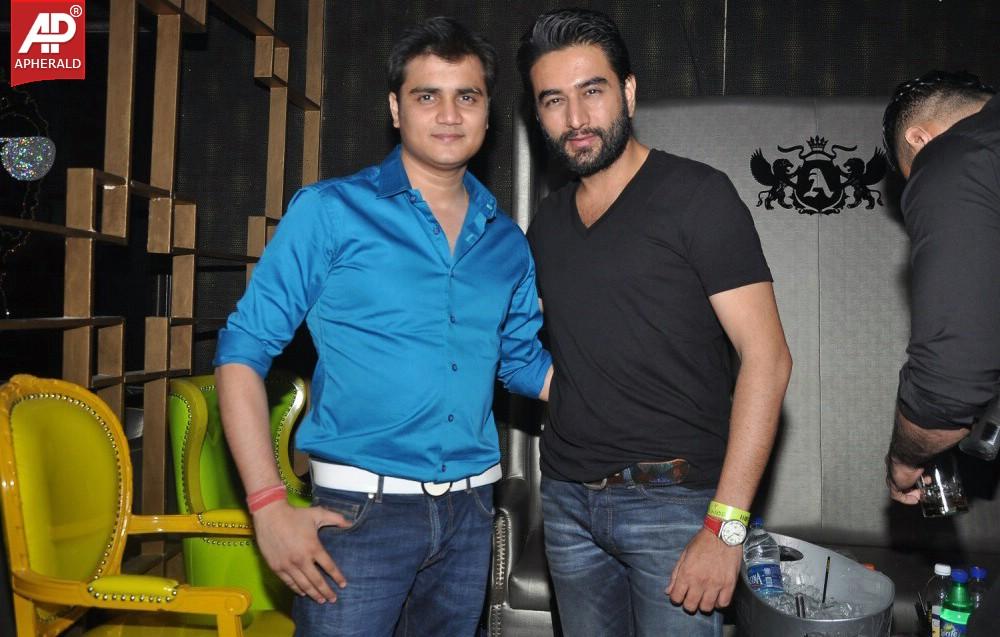 Celebration at Club Alibii as Trio DJ Act creates frenzy