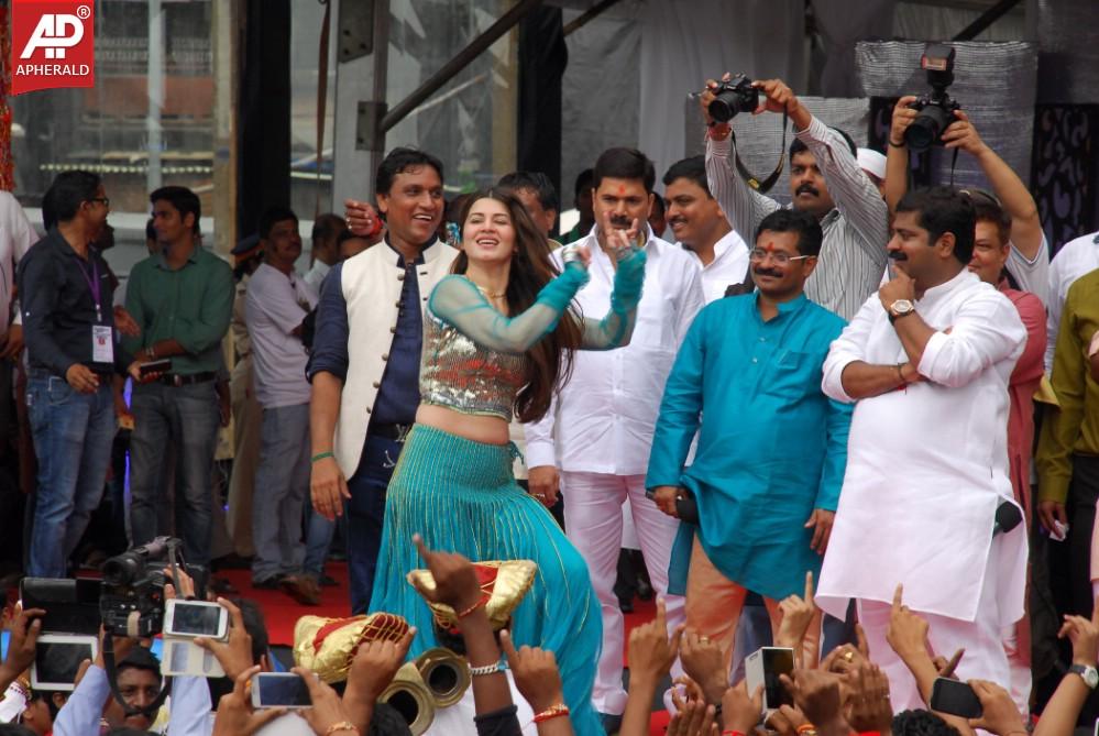 Celebrities at Dahi Handi 2014 Celebrations