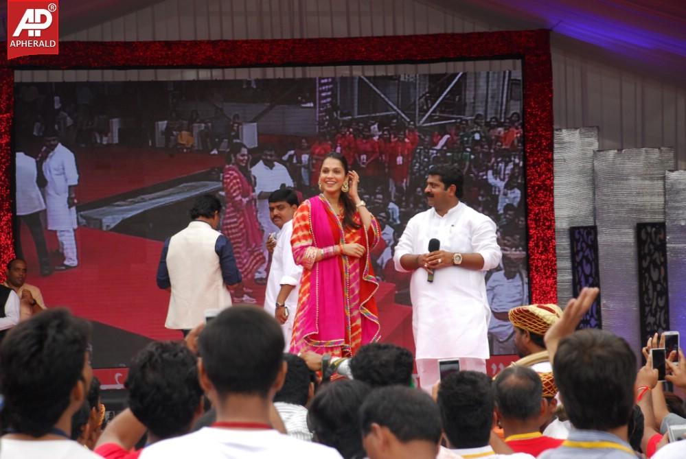 Celebrities at Dahi Handi 2014 Celebrations