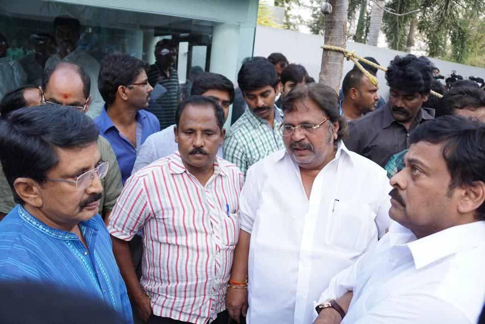 Celebrities Pay Condolences To Ramanaidu